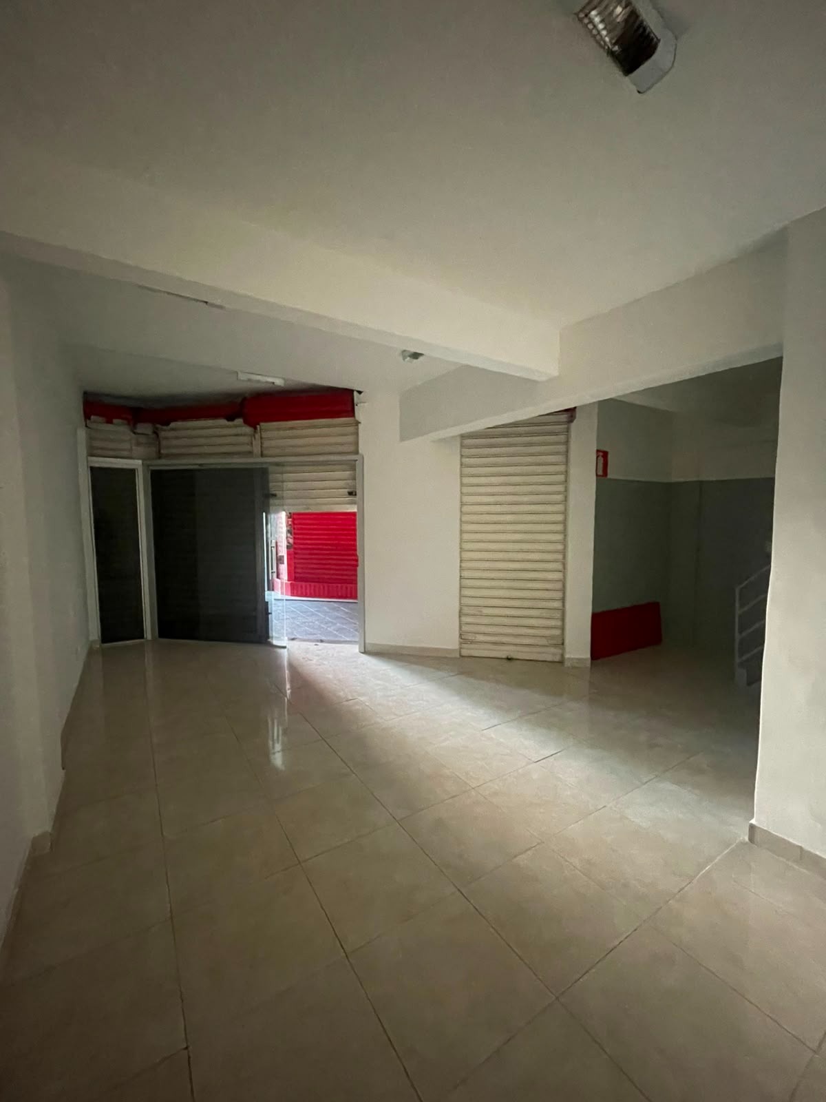 Ponto comercial no Santa Tereza, em rua de grande circulação de pedestres e veículos. — foto 5