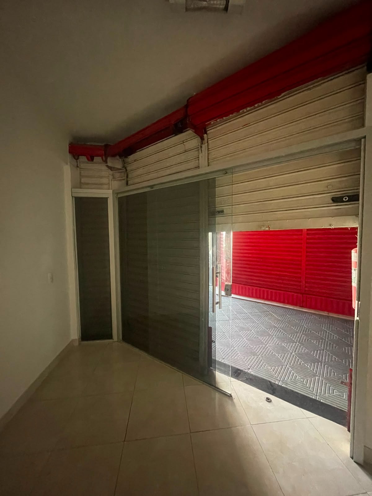 Ponto comercial no Santa Tereza, em rua de grande circulação de pedestres e veículos. — foto 6