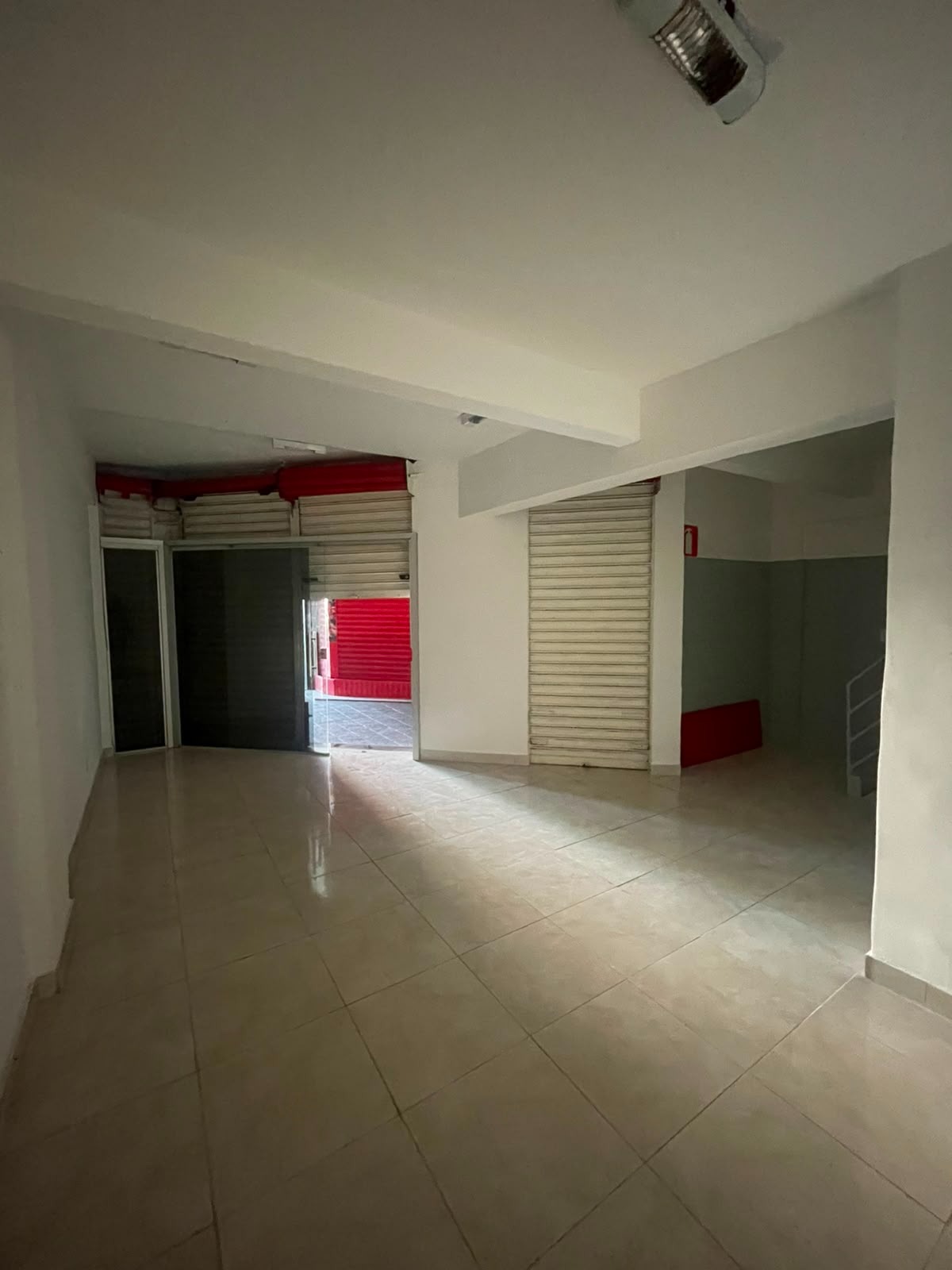Ponto comercial no Santa Tereza, em rua de grande circulação de pedestres e veículos. — foto 7