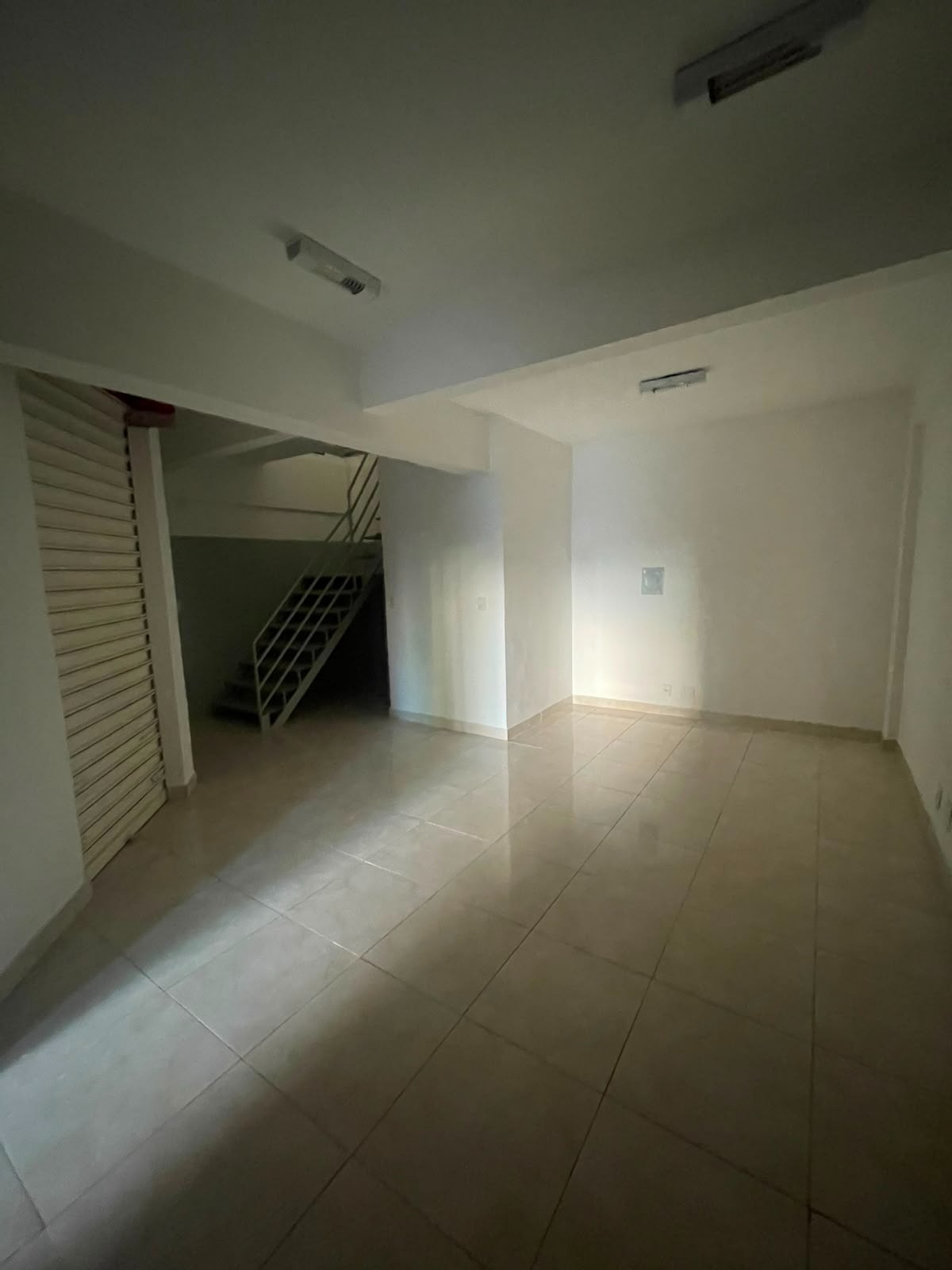 Ponto comercial no Santa Tereza, em rua de grande circulação de pedestres e veículos. — foto 9