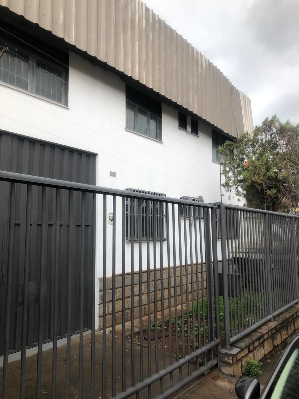 Galpão industrial de 730 m² no Olhos D'Água